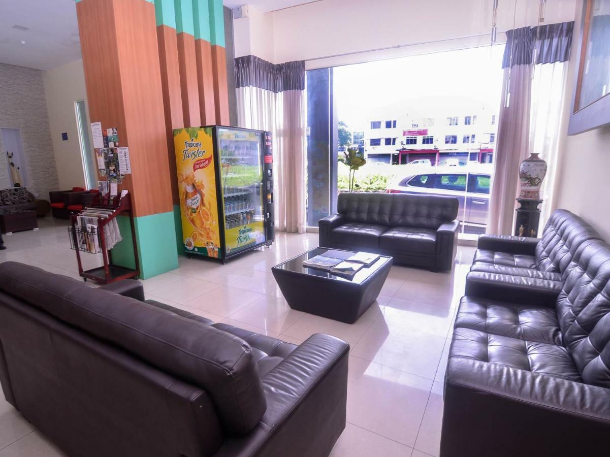 Nova Kuching Hotel Dış mekan fotoğraf