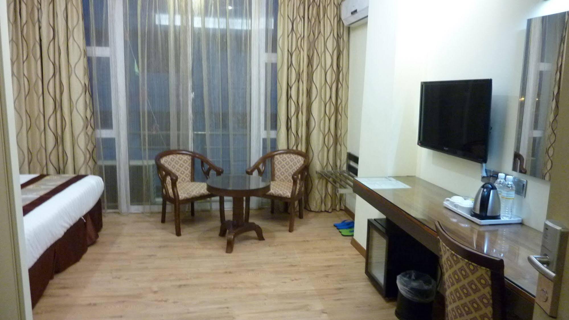 Nova Kuching Hotel Dış mekan fotoğraf