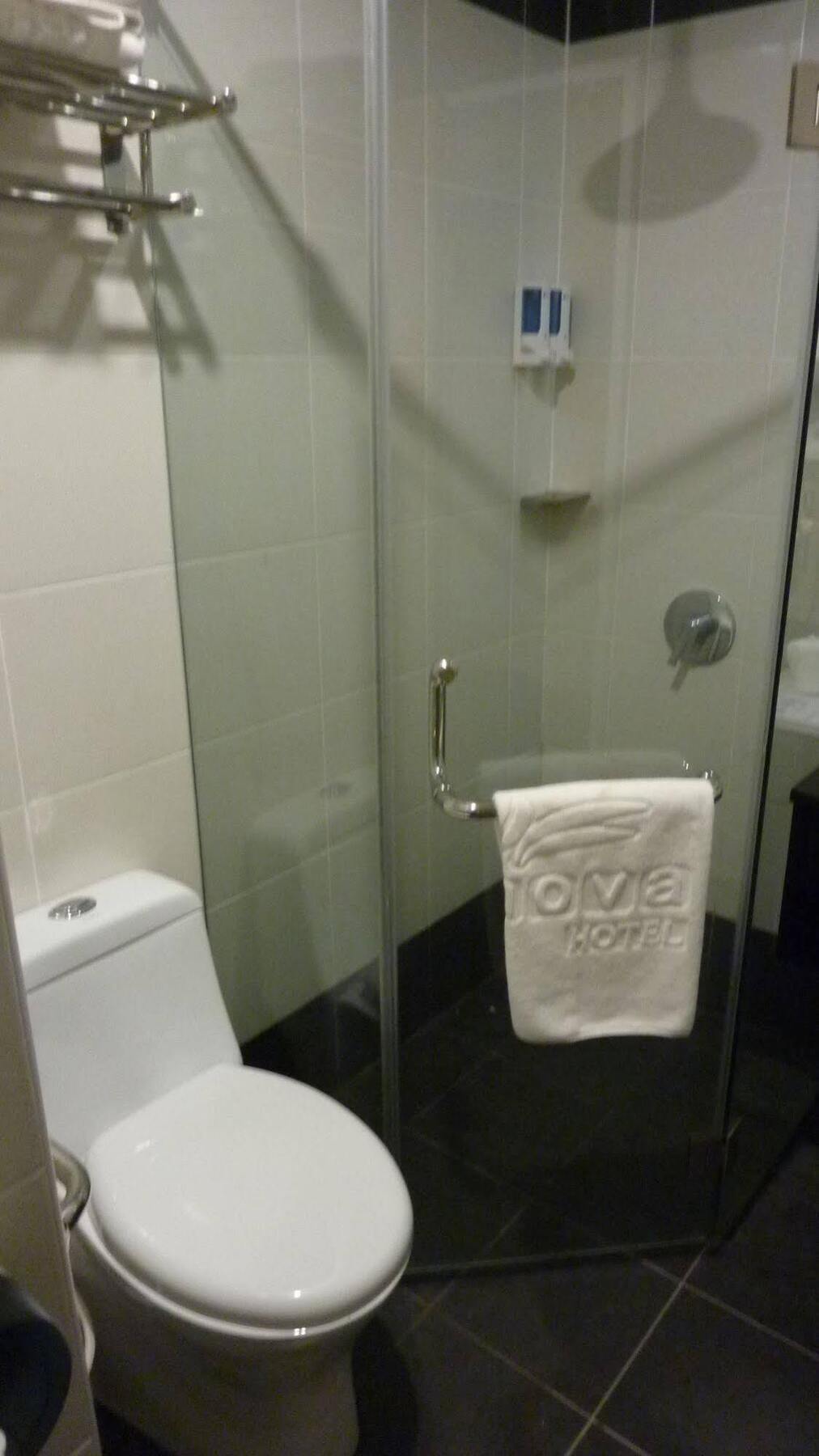 Nova Kuching Hotel Dış mekan fotoğraf