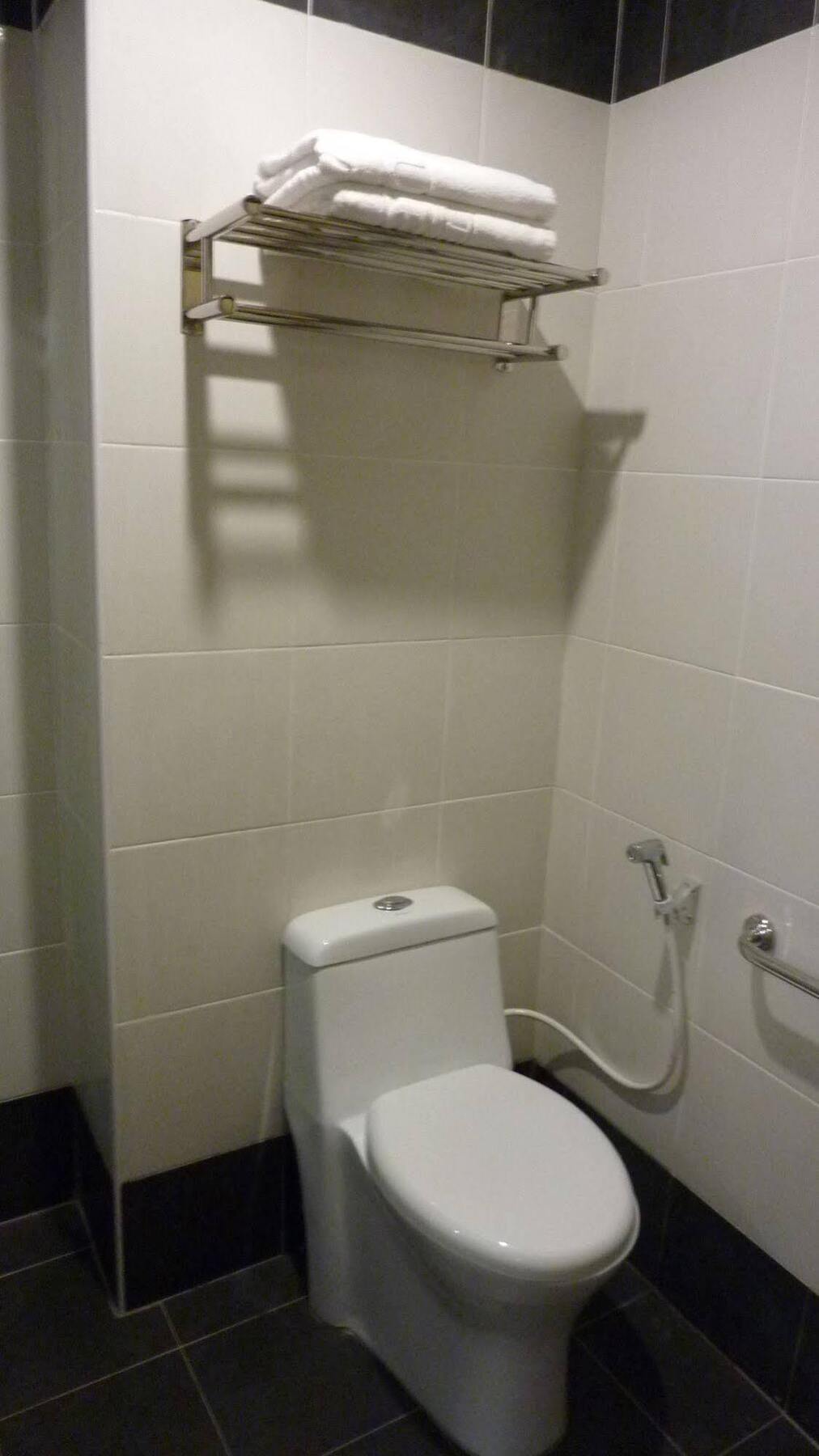 Nova Kuching Hotel Dış mekan fotoğraf