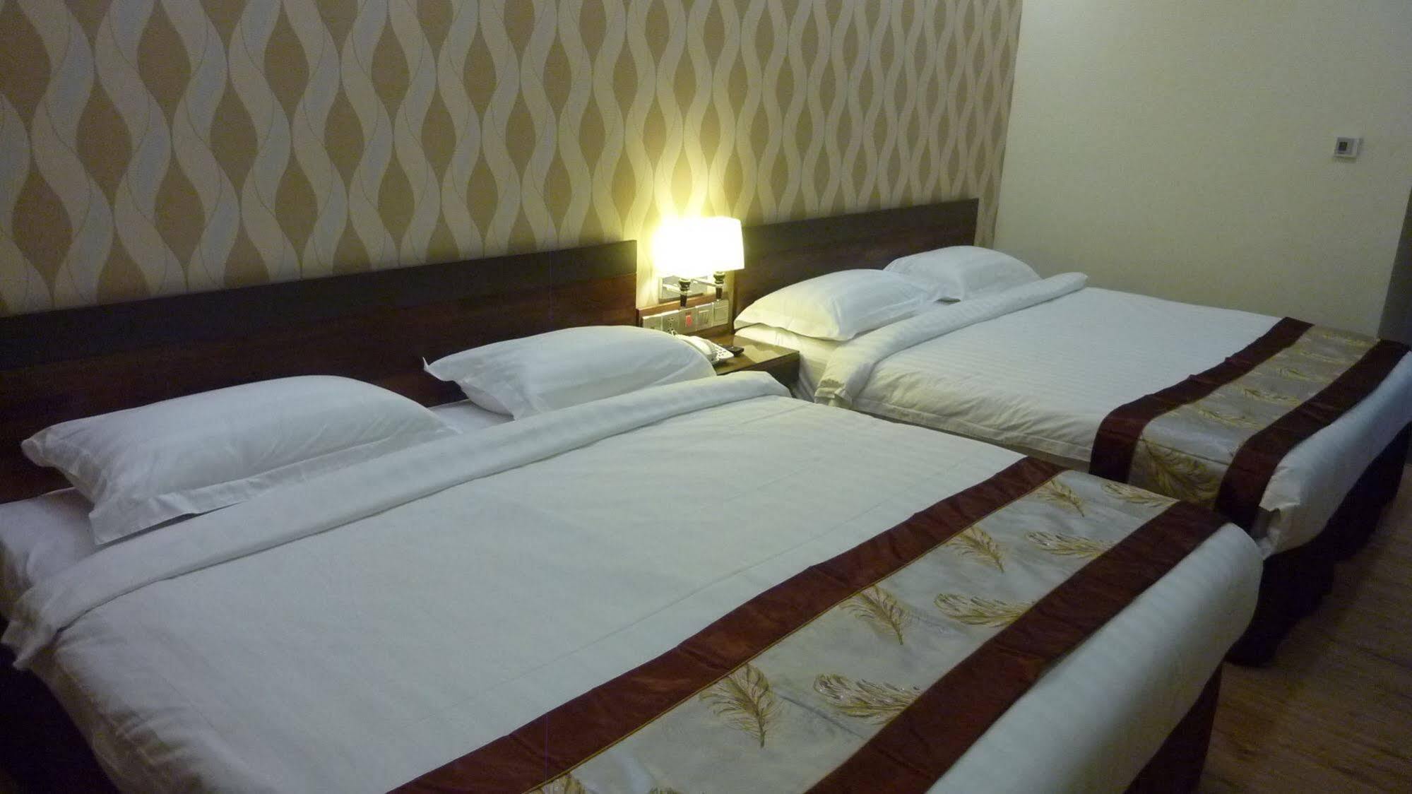 Nova Kuching Hotel Dış mekan fotoğraf