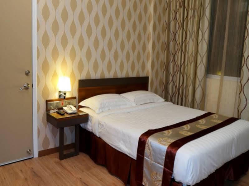 Nova Kuching Hotel Dış mekan fotoğraf